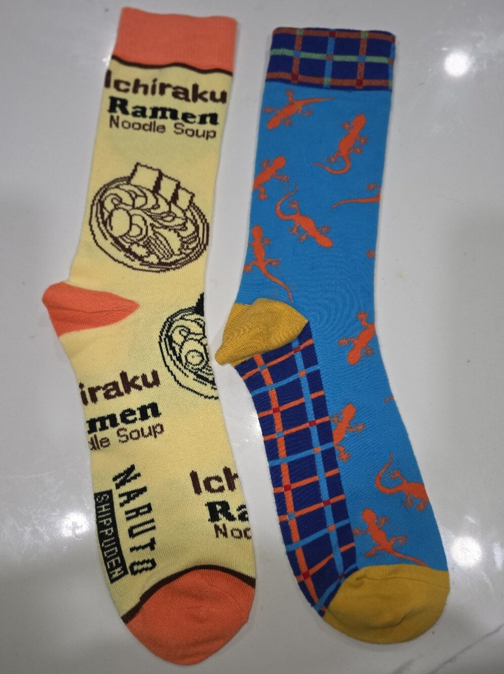 Novelty Men’s Socks - Yellow Ramen & Blue Gecko Pair